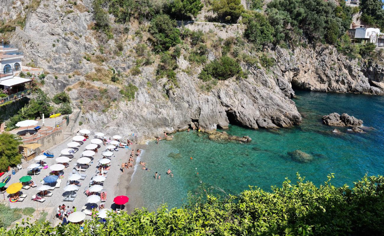 Фото Clear Water beach с серая чистая галька поверхностью