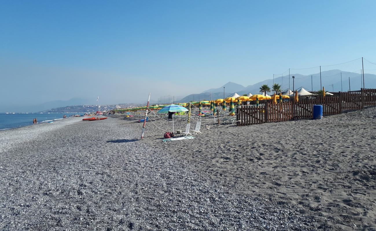 Фото Spiaggia di Scalea II с серый песок поверхностью