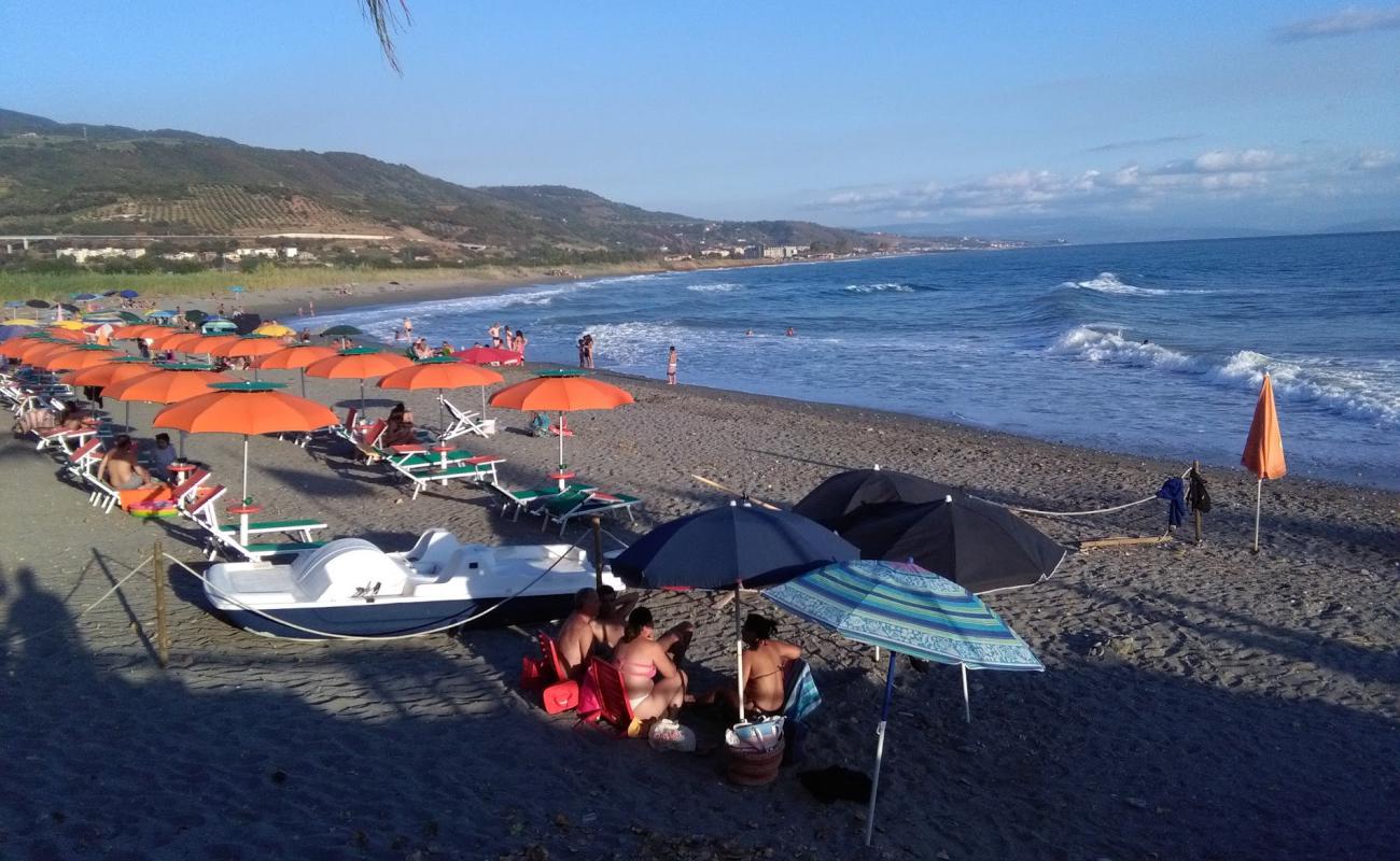 Фото Villaggio del Golfo beach с серая чистая галька поверхностью