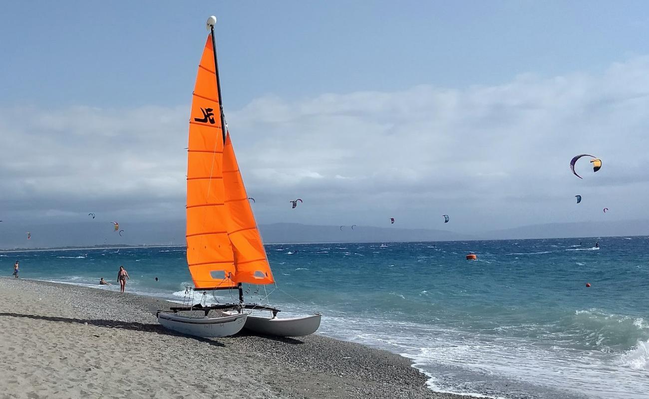 Фото Coolbay beach с серый песок поверхностью