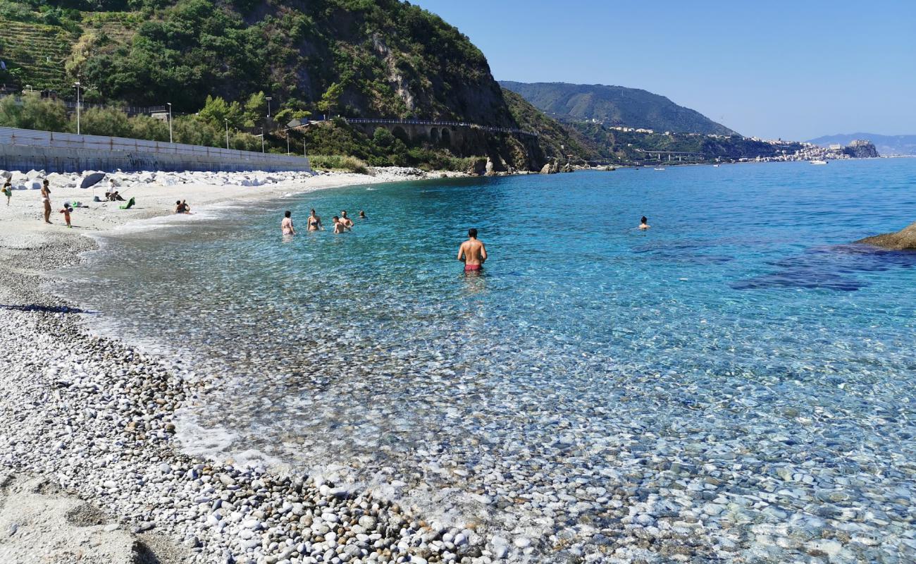 Фото Spiaggia di Favazzina с серая галька поверхностью