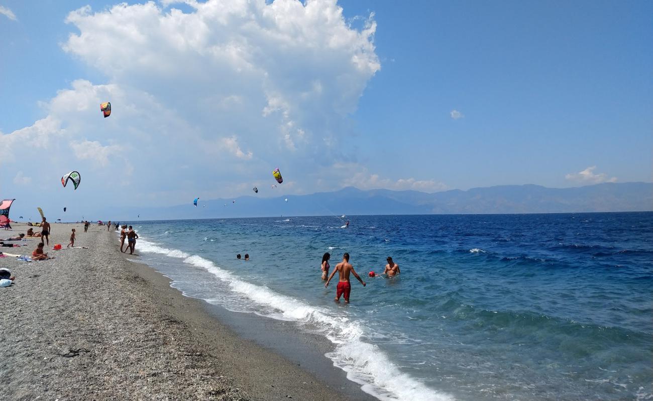 Фото Punta Pellaro beach с серый песок поверхностью