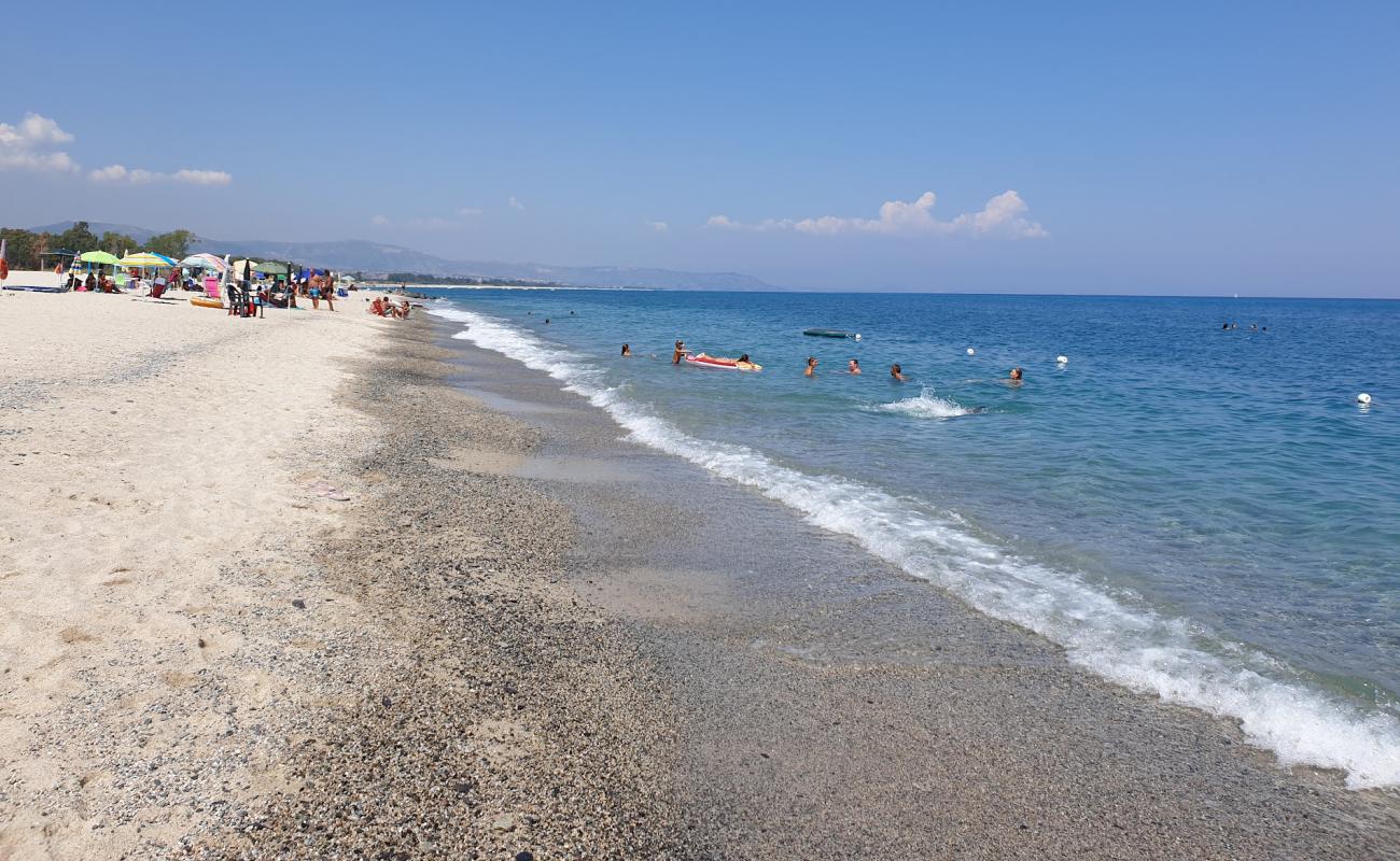 Фото Spiaggia di Isca Marina с светлый песок поверхностью