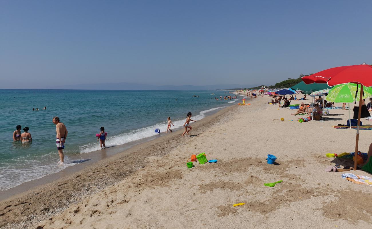 Фото Villaggio Carrao beach с светлый песок поверхностью