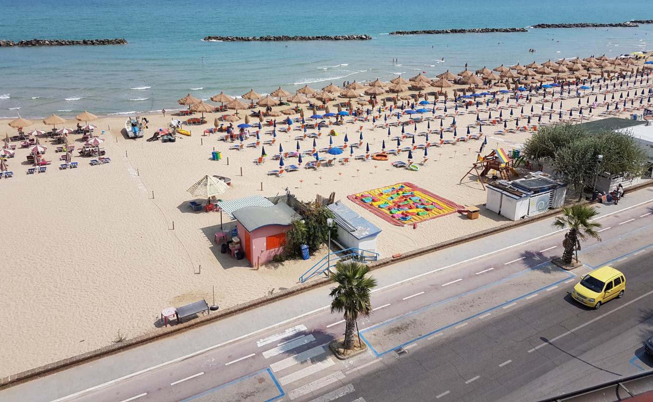 Фото Francavilla Al Mare с светлый песок поверхностью