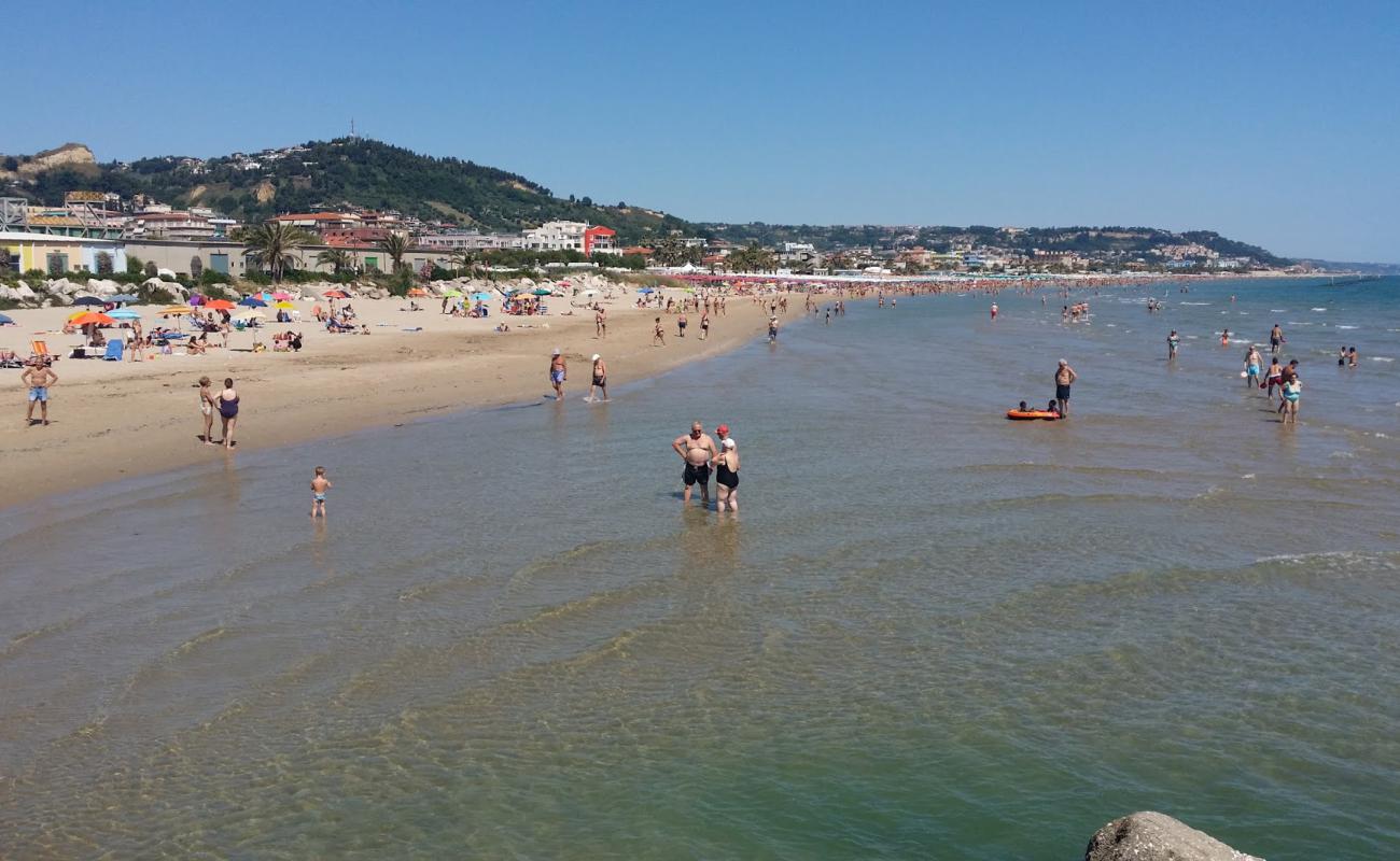 Фото Colibri' Beach с золотистый песок поверхностью