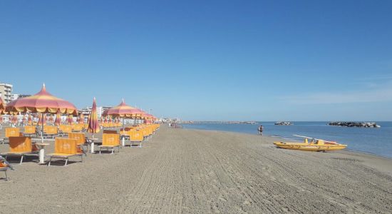 Torre pedrera beach