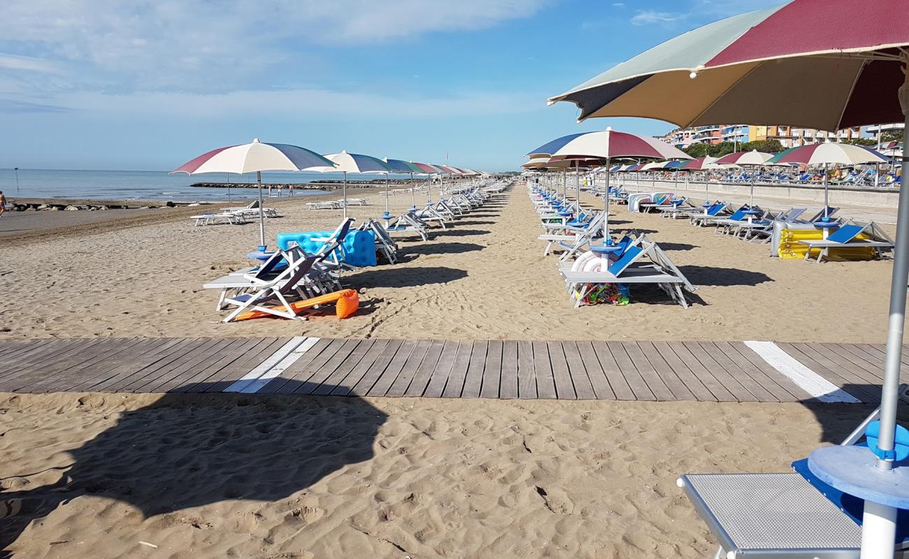 Фото Spiaggia Libera Caorle с светлый песок поверхностью