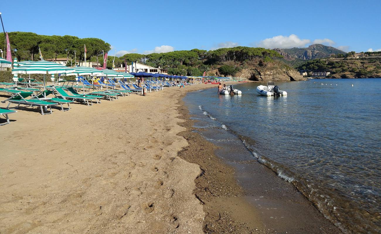 Фото Naregno beach с светлый песок поверхностью