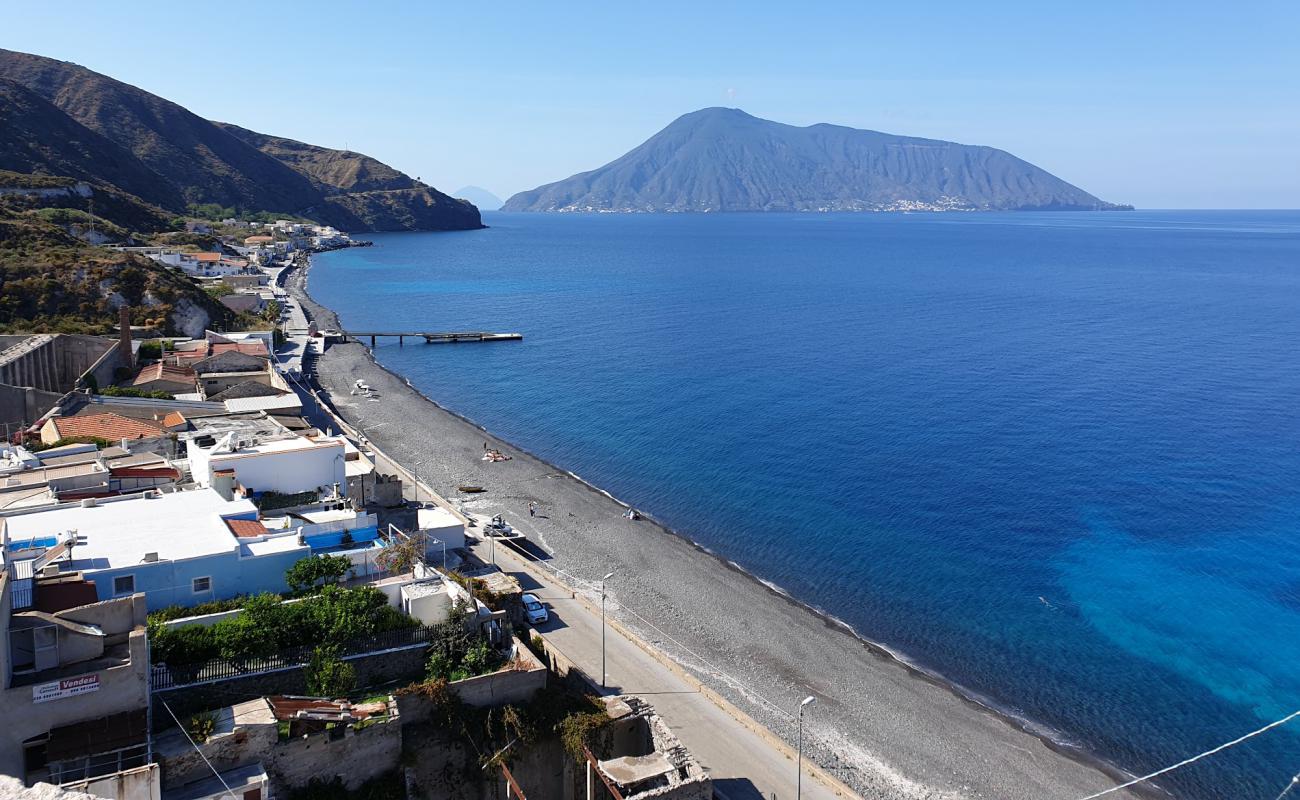 Фото Aquacalda beach II с серая галька поверхностью