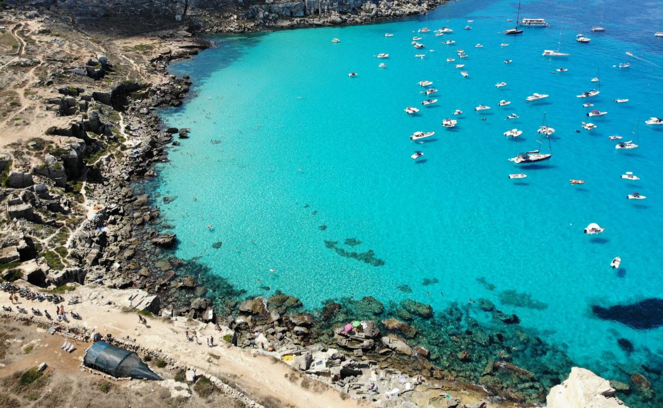 Фото Spiaggia Di Cala Rossa с камни поверхностью