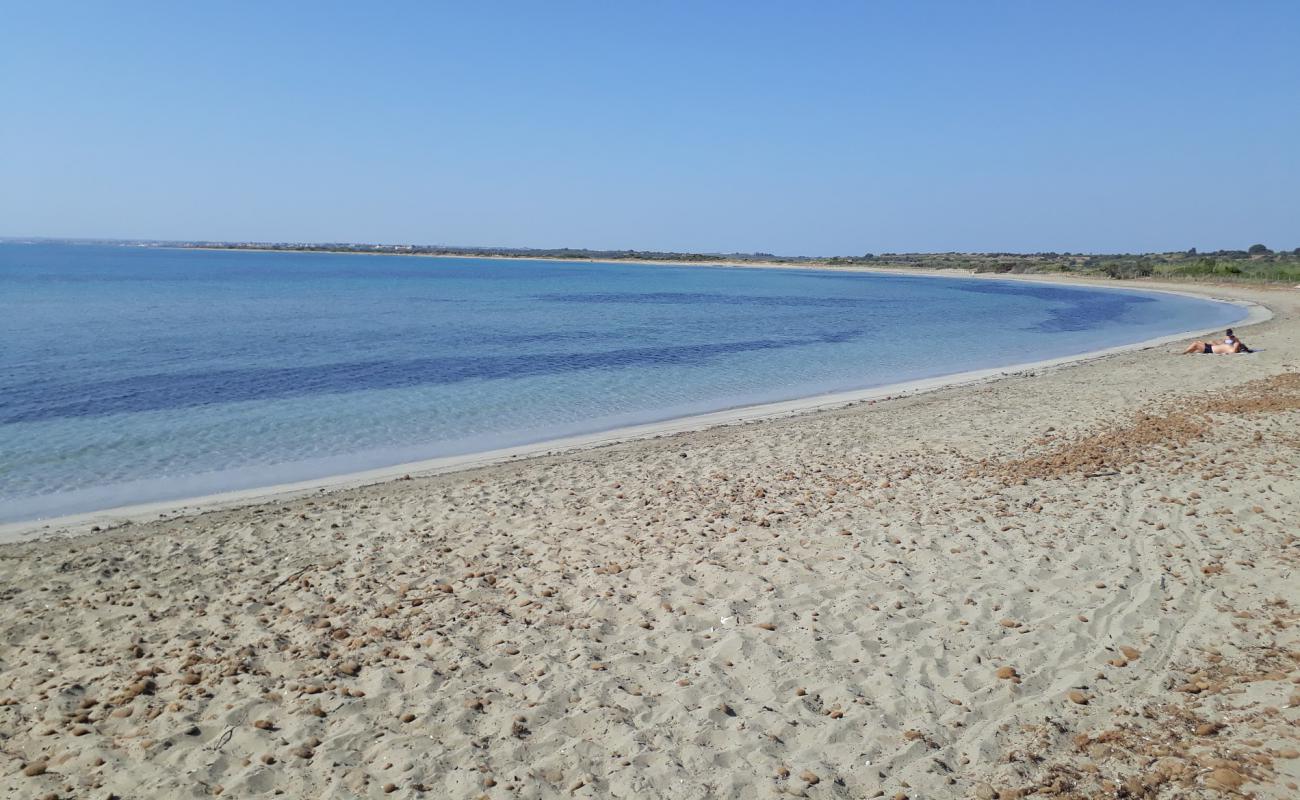 Фото Spiaggia vendicari a Noto с темный песок поверхностью