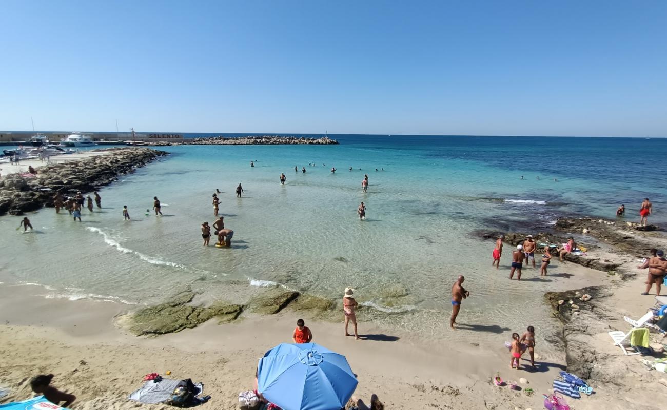 Фото Spiaggia di Torre Vado с золотистый песок поверхностью