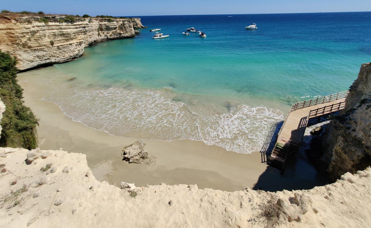 Фото Spiaggia di Mulino D'Acqua с светлый песок поверхностью