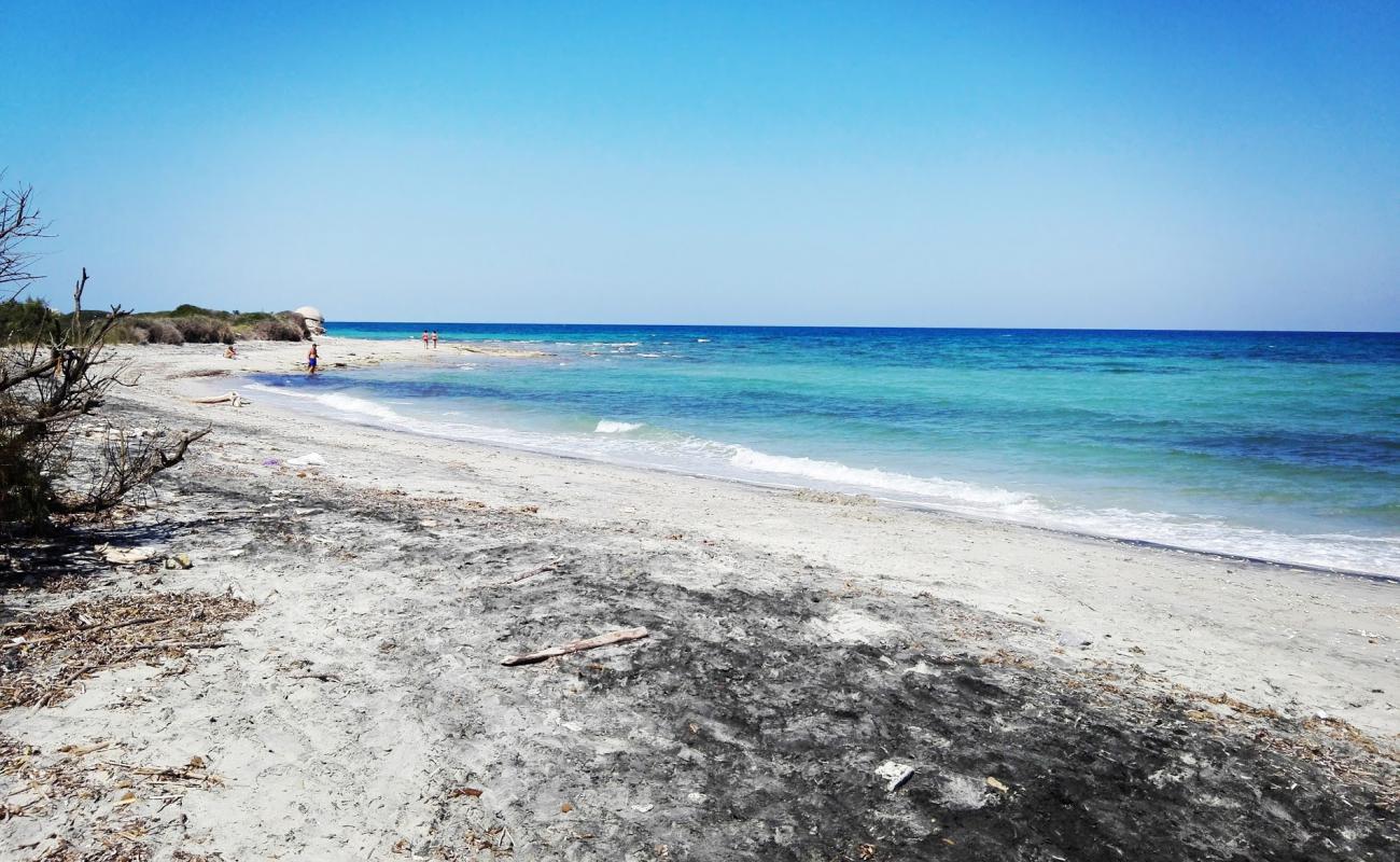 Фото Posto Ponte di Carlo beach II с песок с галькой поверхностью