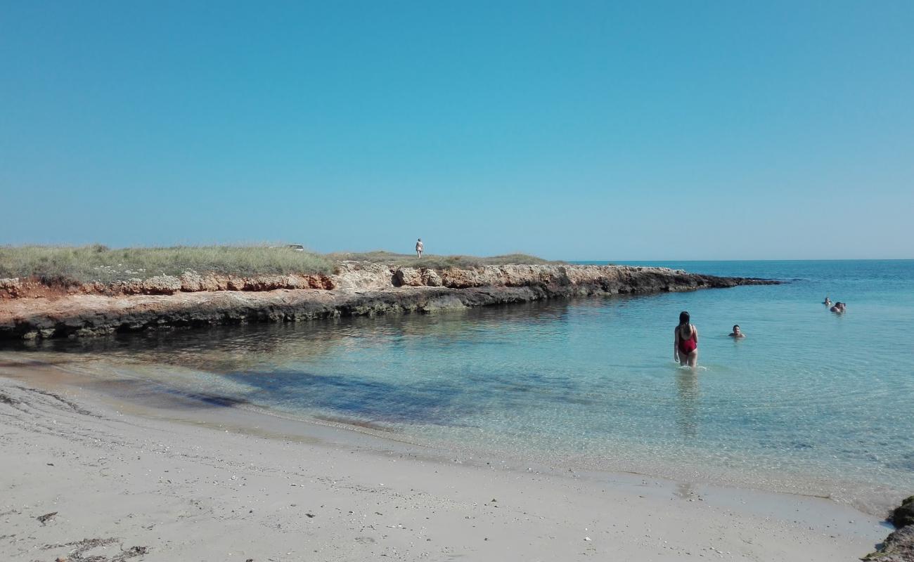 Фото Spiaggia di Gorgognolo с светлый песок поверхностью