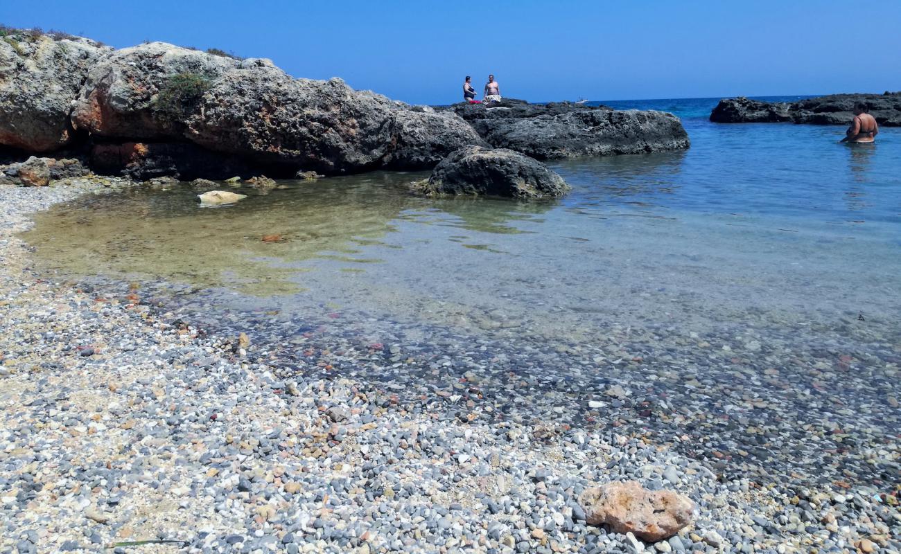 Фото La Goletta beach с песок с галькой поверхностью