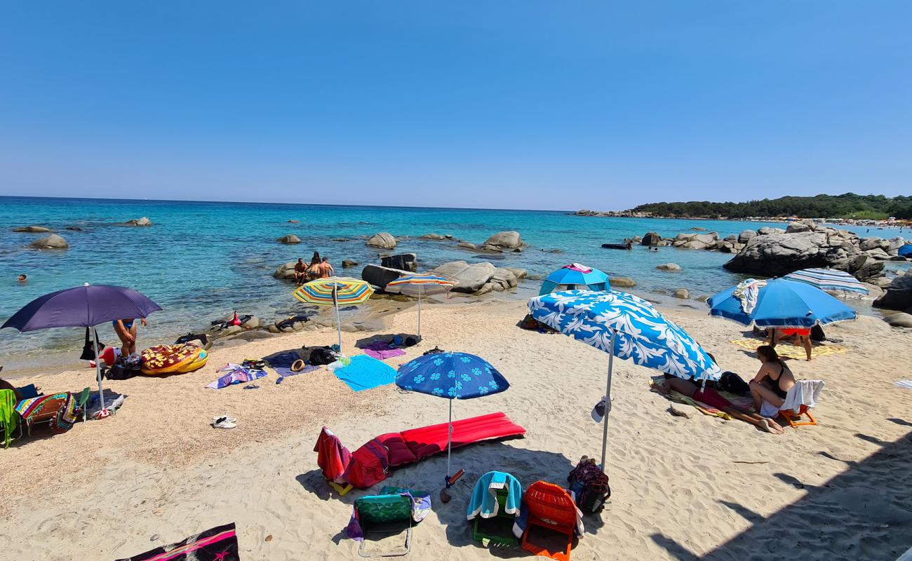 Фото Spiaggia il Golfetto с светлый песок поверхностью