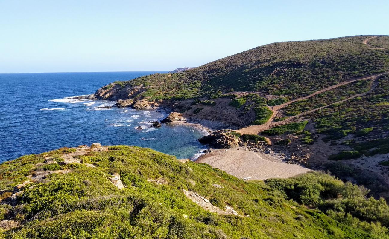 Фото Rio Murtas beach с песок с галькой поверхностью