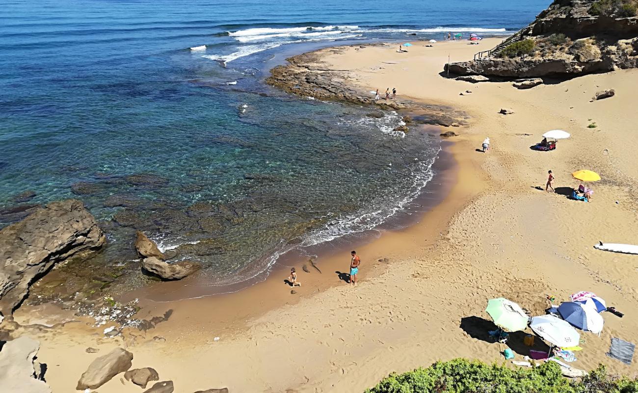 Фото Noesala beach с светлый песок поверхностью