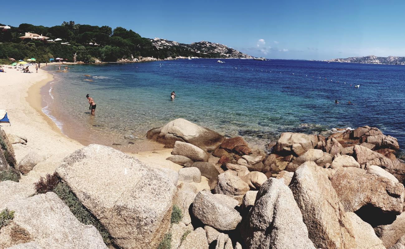 Фото Spiaggia Sottoportorafael с темный песок поверхностью