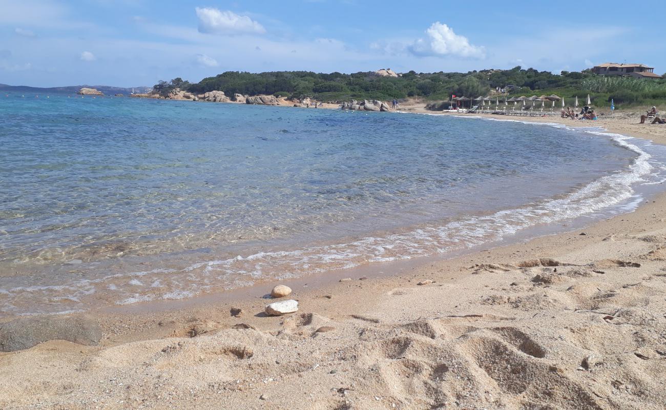 Фото Spiaggia Tre Monti с белая чистая галька поверхностью