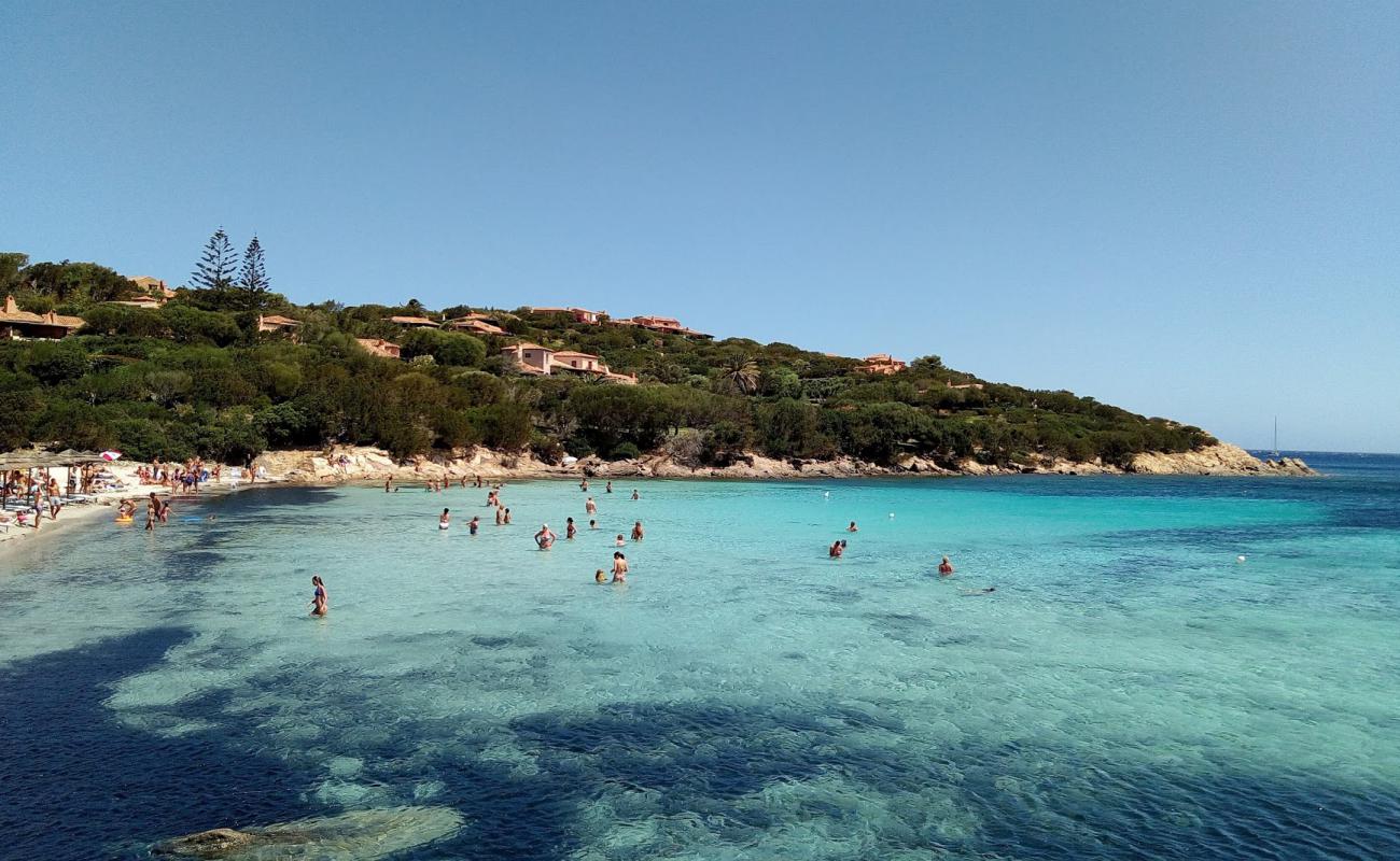 Фото Spiaggia Cala Granu с белый песок поверхностью