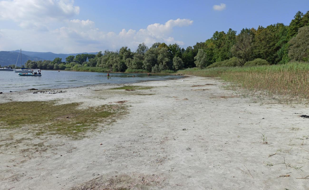 Фото Spiaggia dei Pobi с светлый песок поверхностью