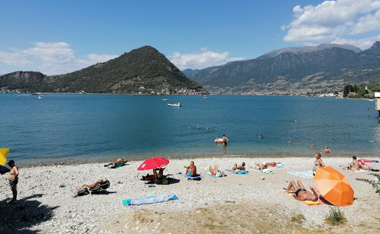 Фото Spiaggia Sulzano с серая галька поверхностью