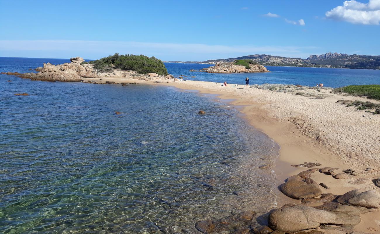 Фото Spiaggia Barca Bruciata с светлый песок поверхностью