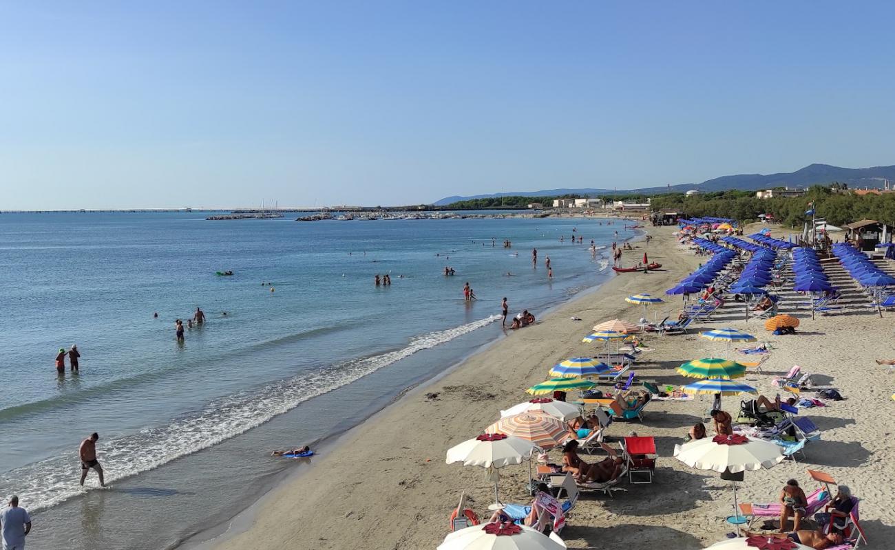 Фото Spiaggia Vada с светлый песок поверхностью