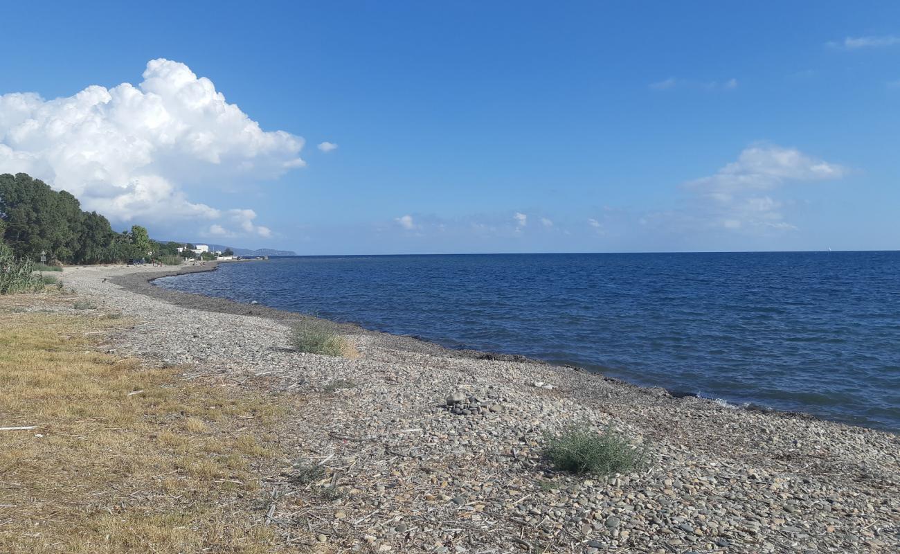 Фото Spiaggia Sa Tiacca с серая чистая галька поверхностью