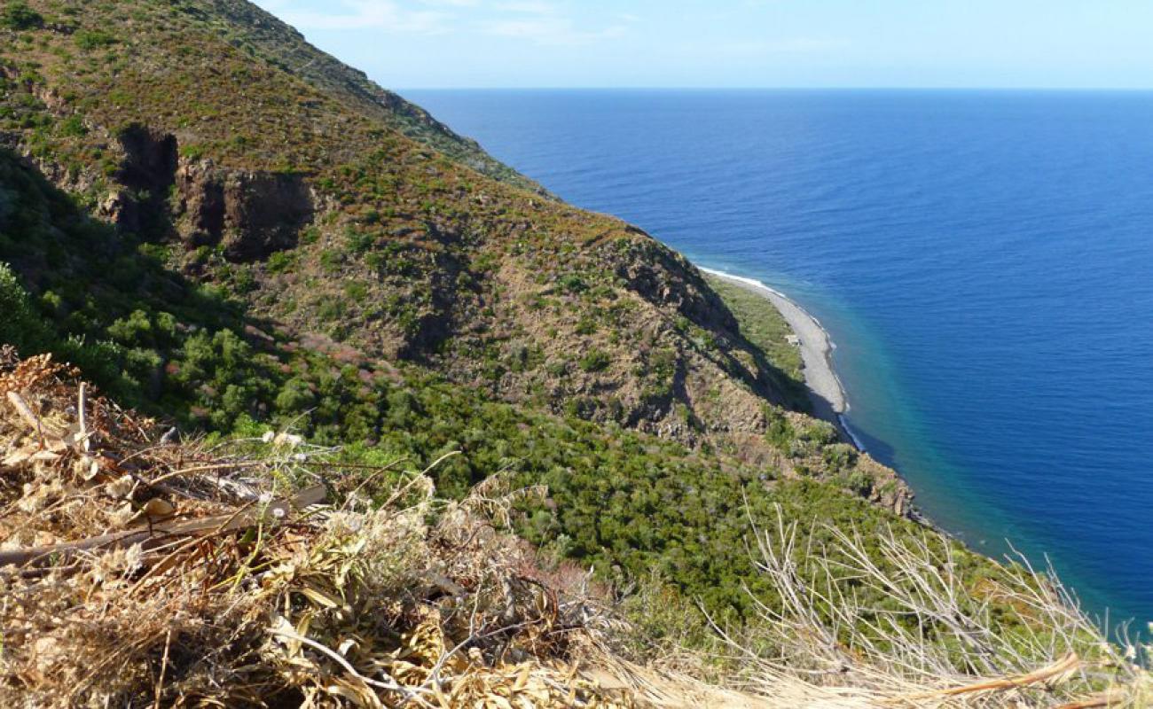 Фото Spiaggia dei Brigantini с серая галька поверхностью