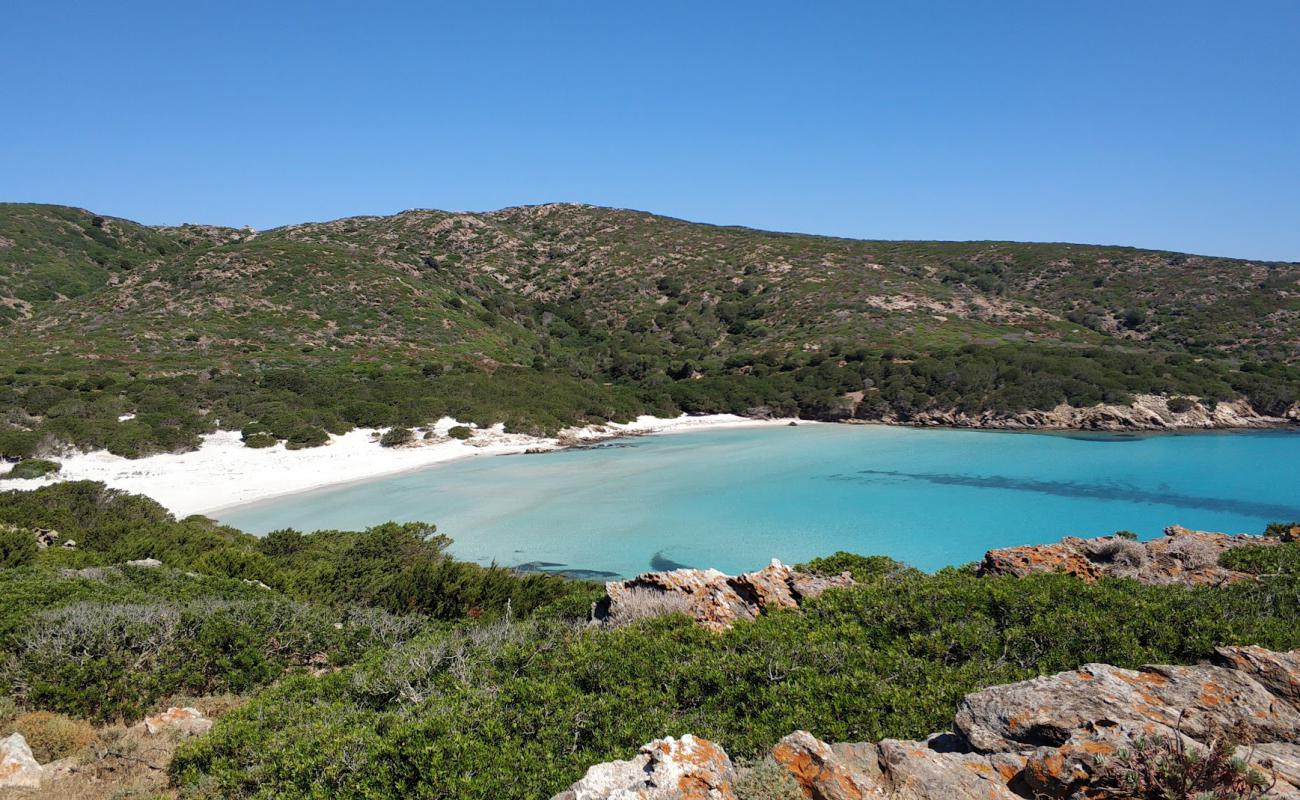 Фото Spiaggia di Cala d'Arena с белый песок поверхностью