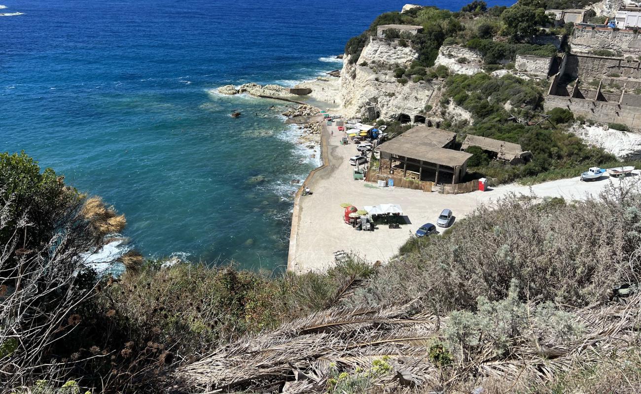 Фото Cala dell'Acqua с камни поверхностью