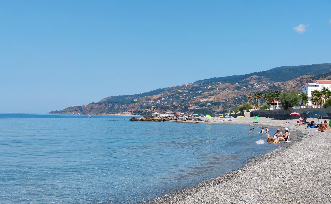 Фото Spiaggia Cetraro Marina с серая чистая галька поверхностью