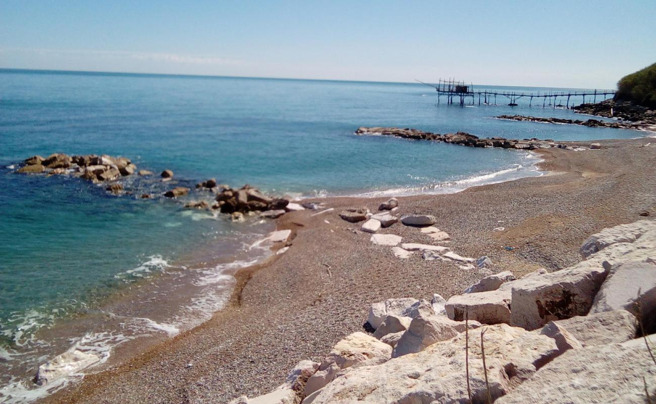 Фото Spiaggia del Promontorio Dannunziano с серая галька поверхностью