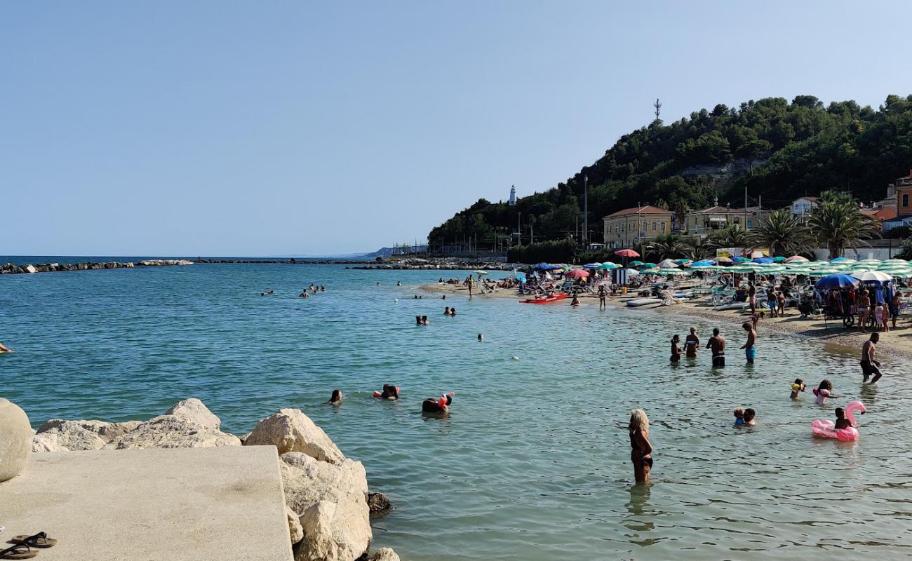 Фото Spiaggia dei Pedaso с светлый песок поверхностью