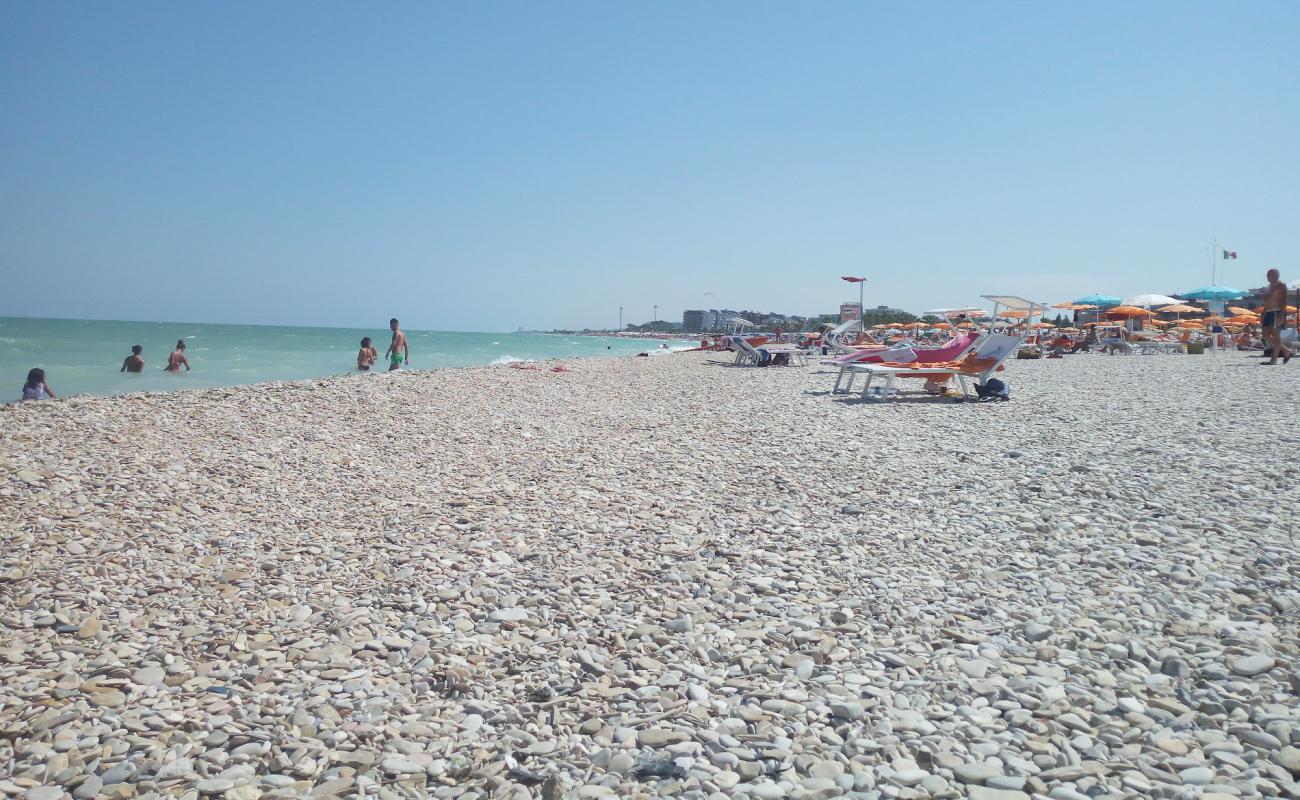 Фото Spiaggia Sergio Piermanni с песок с галькой поверхностью