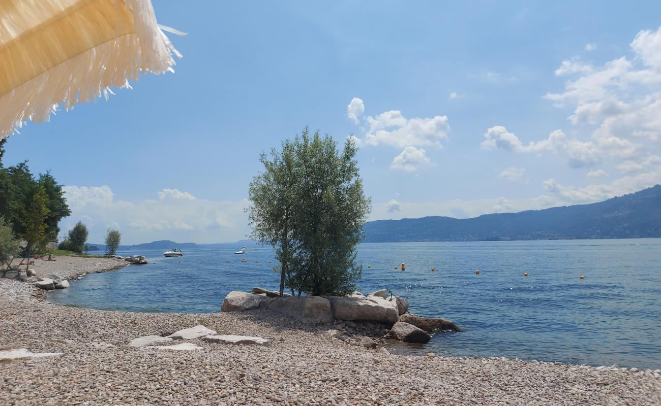 Фото Spiaggia Tre Ponti с серая галька поверхностью