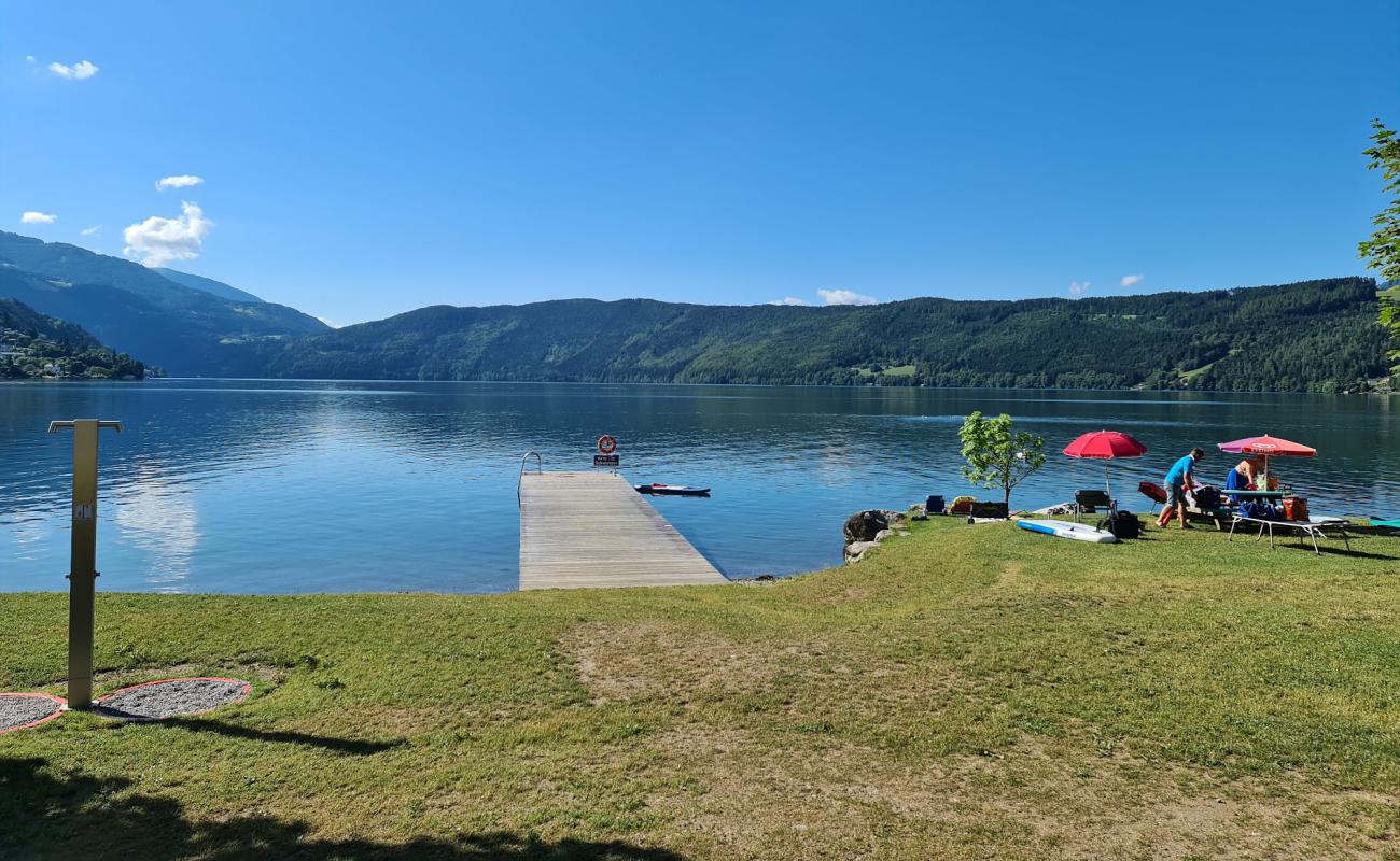 Фото Strandbad Pesenthein с трава поверхностью