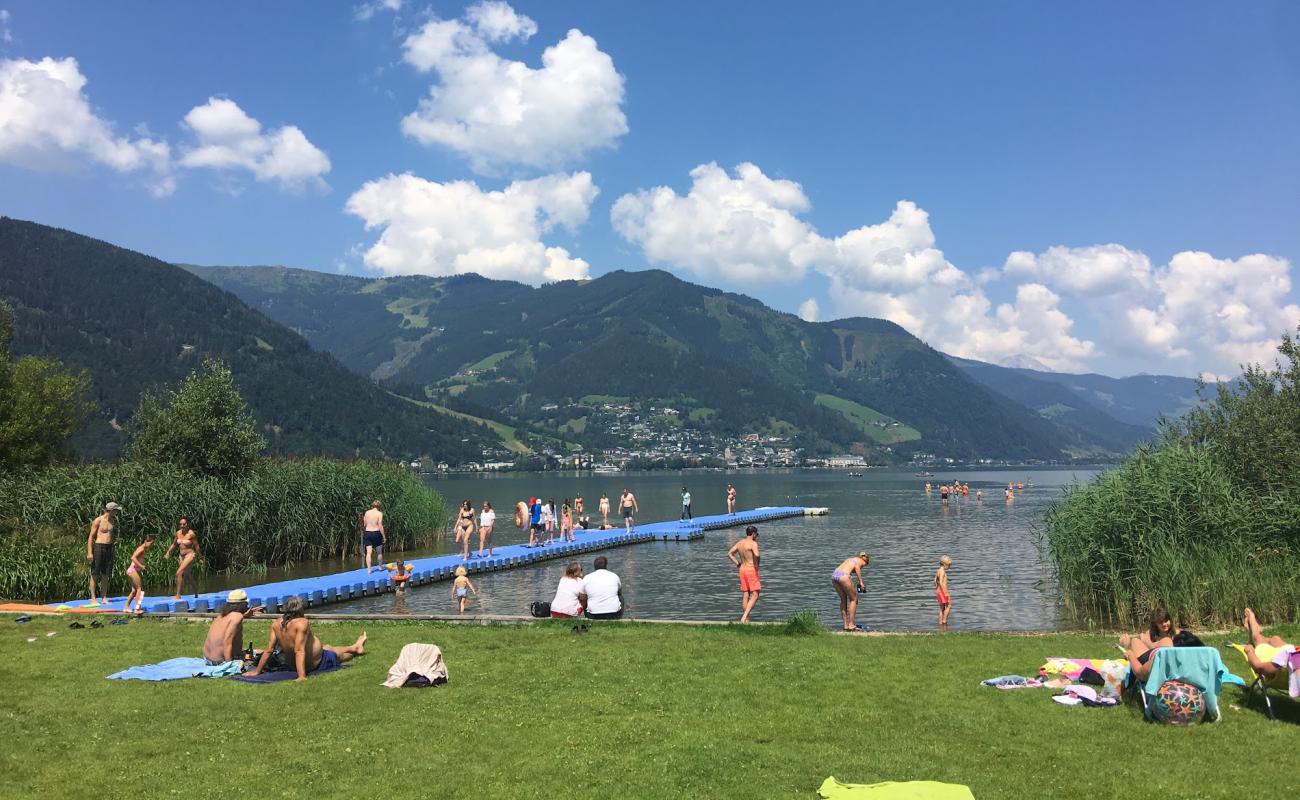 Фото Strandbad Erlberg с трава поверхностью