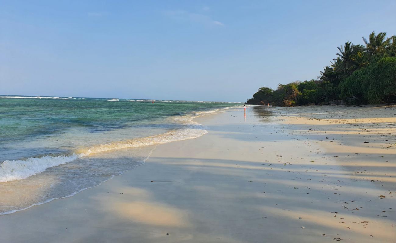 Фото Kaskazi Beach с светлый песок поверхностью