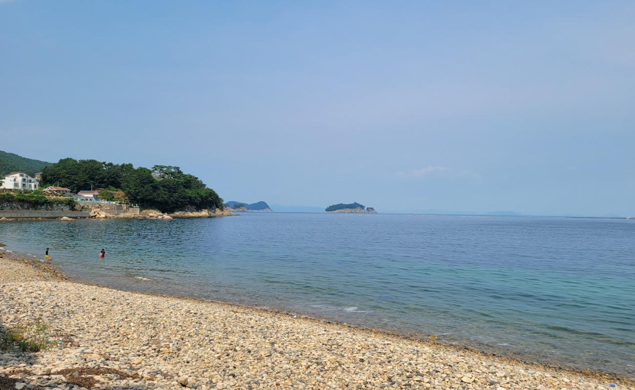 Фото Namhae Beach с серая галька поверхностью