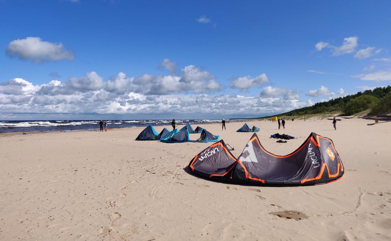 Фото Garciems beach с светлый песок поверхностью