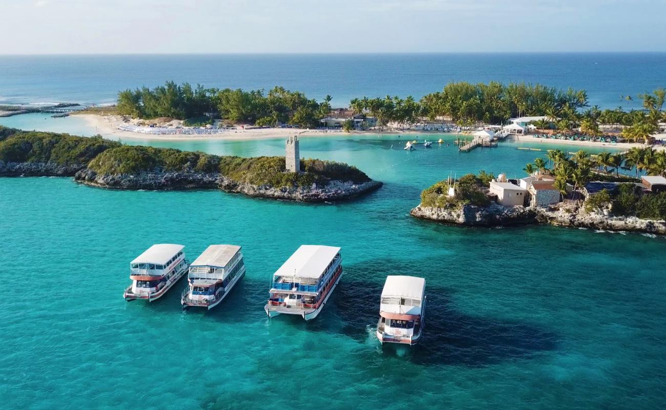 Фото Blue Lagoon Island Bahamas с золотистый песок поверхностью