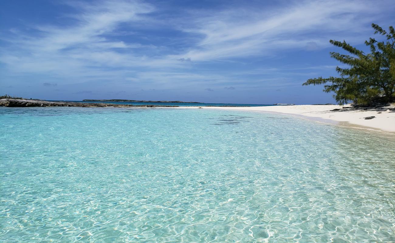 Фото Exuma Point beach с белый чистый песок поверхностью