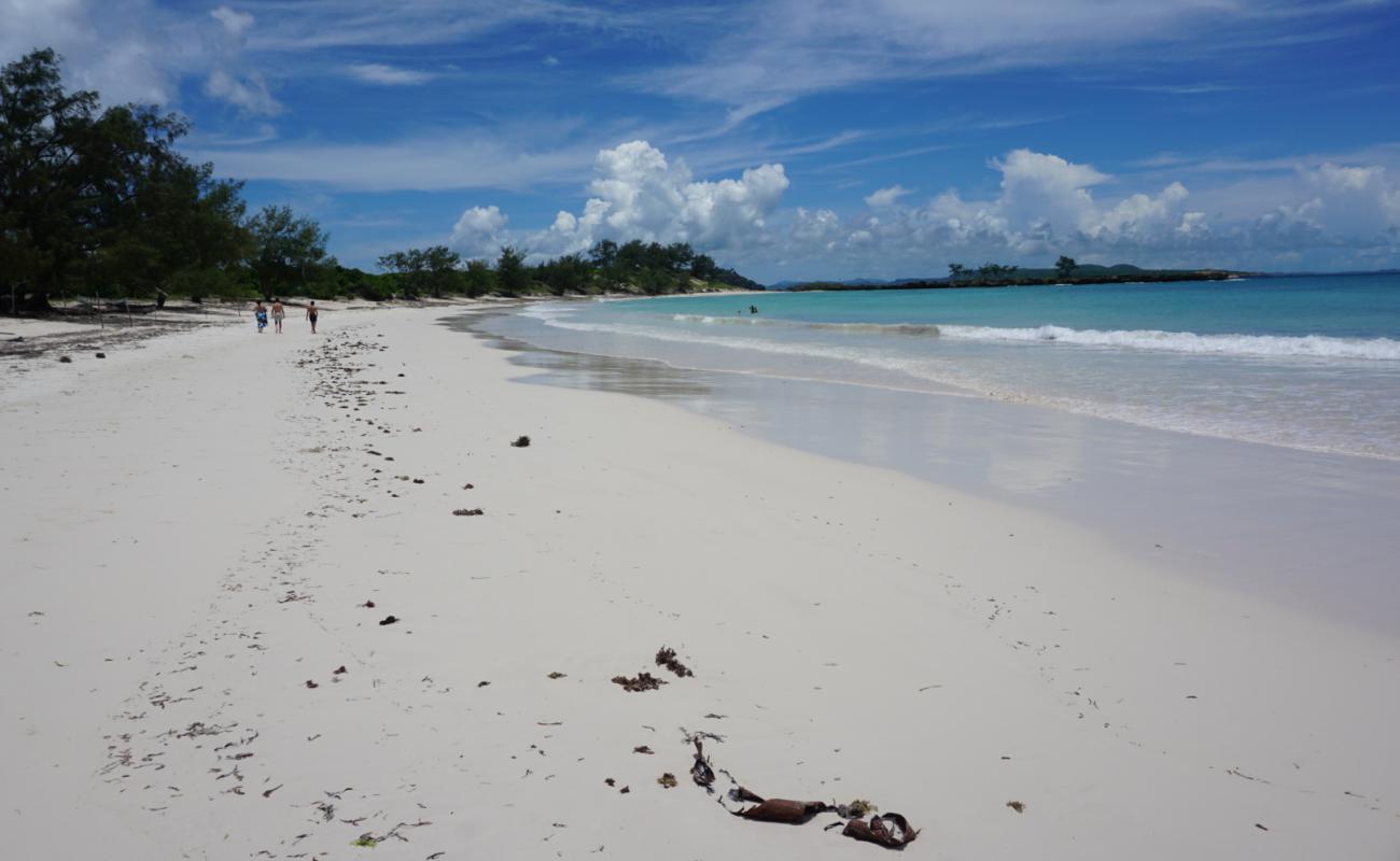 Фото Sakalava beach с белый песок поверхностью