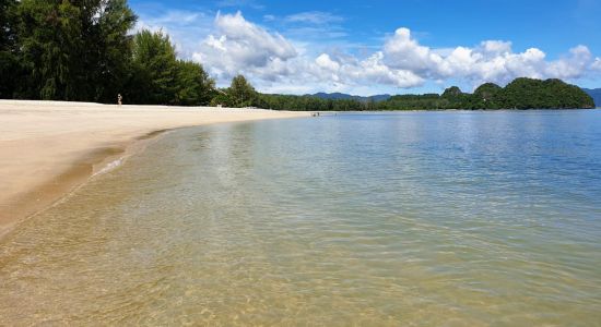 Tanjung Rhu Beach