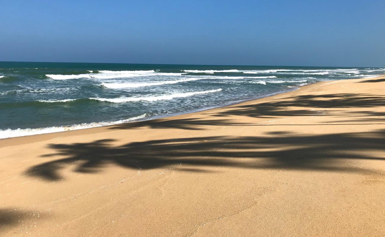 Фото Pasir Putih Beach с светлый песок поверхностью